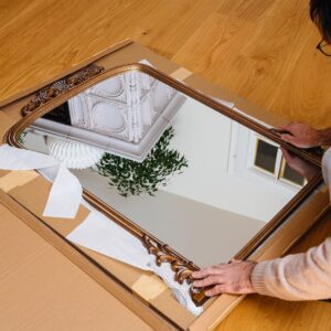 packing a mirror for moving